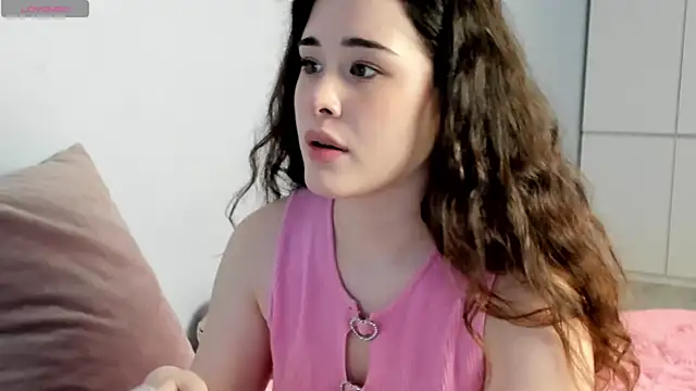 SirenBeatrice online show from April 13, 2026, 9:04 am