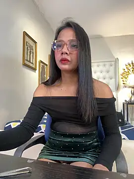 Snapshot of camillejoson chatting on April 9, 2026, 12:32 am camillejoson online show from April 9, 2026, 12:32 am