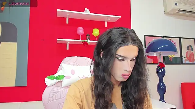 MadisonEsprit online show from April 7, 2026, 3:07 am