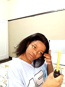 Snapshot of KinkyPxx chatting on February 14, 2026, 4:37 pm KinkyPxx online show from February 14, 2026, 4:37 pm