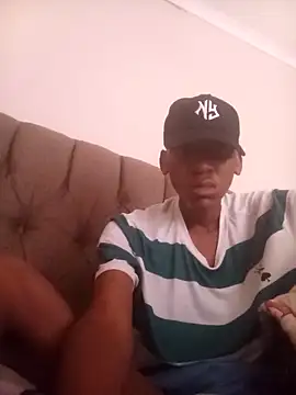 Snapshot of Leroyhotess chatting on February 13, 2026, 7:04 am Leroyhotess online show from February 13, 2026, 7:04 am