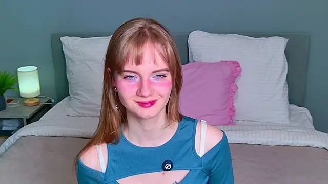 ElfieWhite online show from May 12, 2026, 6:27 pm