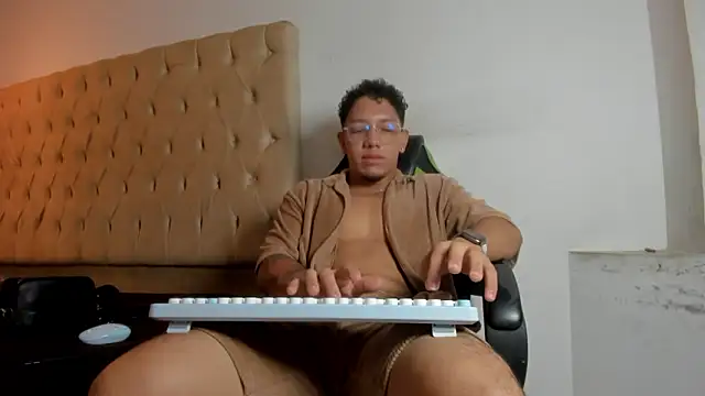 Snapshot of MaxSeduce23 chatting on February 20, 2026, 1:11 pm MaxSeduce23 online show from February 20, 2026, 1:11 pm