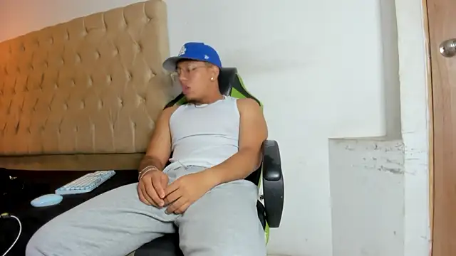 Snapshot of MaxSeduce23 chatting on February 24, 2026, 1:20 pm MaxSeduce23 online show from February 24, 2026, 1:20 pm