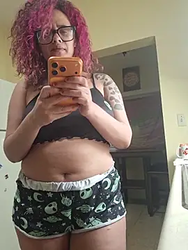 Snapshot of VelvetVixen_735 chatting on April 2, 2026, 9:07 am VelvetVixen 735 online show from April 2, 2026, 9:07 am