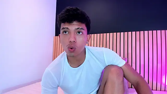 jhoystrong  online show from March 1, 2026, 2:08 pm