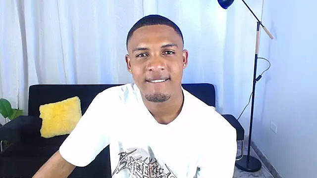 MaxCum18  online show from February 19, 2026, 1:29 pm
