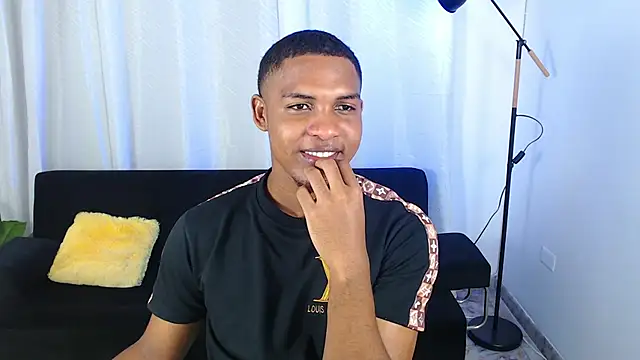 MaxCum18  online show from February 24, 2026, 2:04 pm