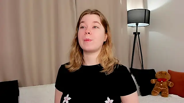 MaraaSwan online show from April 13, 2026, 4:29 am