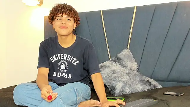 Snapshot of kleiver_cum18 chatting on February 17, 2026, 1:07 pm kleiver cum18 online show from February 17, 2026, 1:07 pm