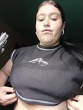 Snapshot of Freckless_ chatting on July 23, 2026, 3:10 pm Freckless online show from July 23, 2026, 3:10 pm