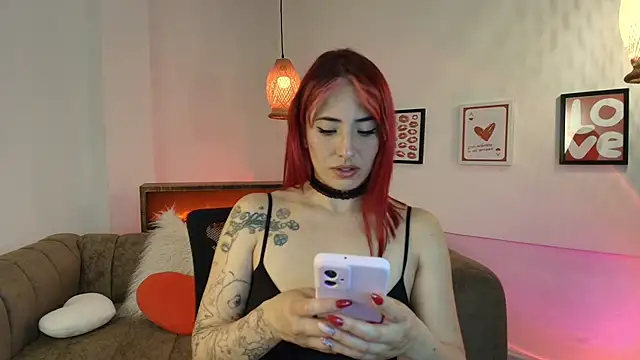 sweet-moon online show from March 31, 2026, 11:49 pm