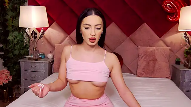 Snapshot of VictoriaLanes chatting on February 20, 2026, 5:48 am VictoriaLanes online show from February 20, 2026, 5:48 am