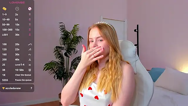 Snapshot of Linda__Bloom chatting on March 4, 2026, 1:11 am Linda Bloom online show from March 4, 2026, 1:11 am