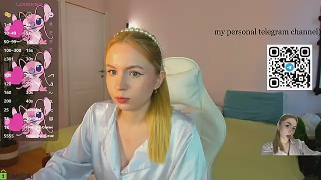 Snapshot of Linda__Bloom chatting on March 31, 2026, 1:18 am Linda Bloom online show from March 31, 2026, 1:18 am