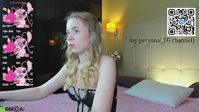 Snapshot of Linda__Bloom chatting on April 9, 2026, 1:05 am Linda Bloom online show from April 9, 2026, 1:05 am