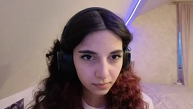 Blissmissataeses online show from February 18, 2026, 11:39 am