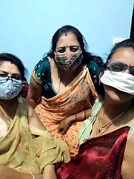 Snapshot of Kannadasexywifes chatting on April 19, 2026, 12:59 pm Kannadasexywifes online show from April 19, 2026, 12:59 pm