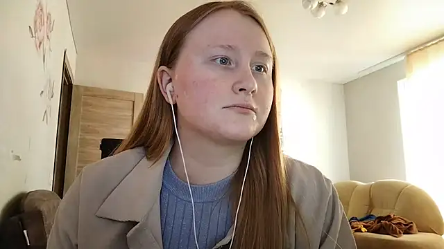 AnikaLipps online show from April 13, 2026, 7:47 am