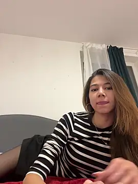 KiraVixenSweet online show from February 14, 2026, 12:51 am