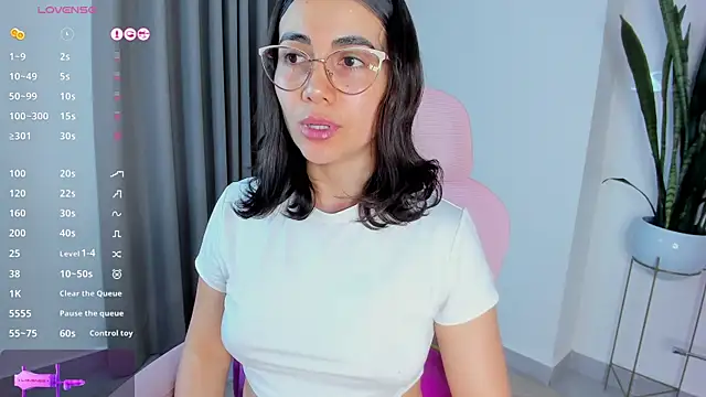 sara ospina22 online show from April 7, 2026, 6:30 pm