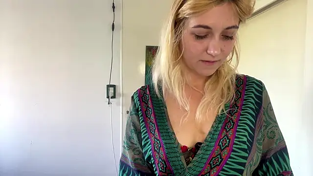 Snapshot of Sophiasnarl chatting on February 25, 2026, 8:07 pm Sophiasnarl online show from February 25, 2026, 8:07 pm