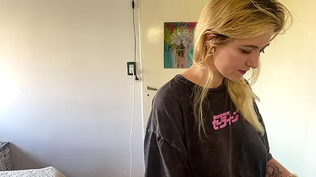 Sophiasnarl online show from March 16, 2026, 8:13 pm