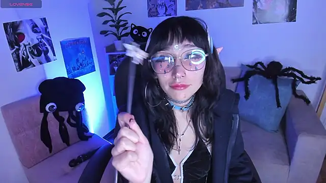 Snapshot of Hoshi_Miuu chatting on February 18, 2026, 1:51 pm Hoshi Miuu online show from February 18, 2026, 1:51 pm