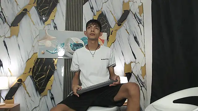 KITTY BOSH online show from March 17, 2026, 12:59 am