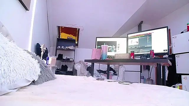 DesireeAnn online show from March 26, 2026, 1:17 pm