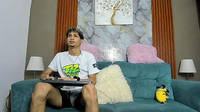 YOUNG BOYS HELL online show from March 13, 2026, 1:12 am