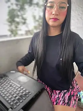 Daniela Pink online show from May 21, 2026, 11:17 am