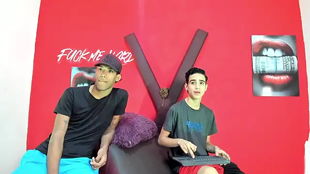 Snapshot of GREEN_BOYS chatting on February 24, 2026, 7:28 am GREEN BOYS online show from February 24, 2026, 7:28 am