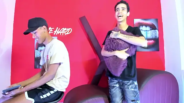 GREEN BOYS online show from March 13, 2026, 7:26 am