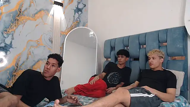 GREEN BOYS online show from April 13, 2026, 7:19 pm