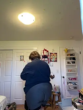 plushietoy online show from February 15, 2026, 8:16 pm