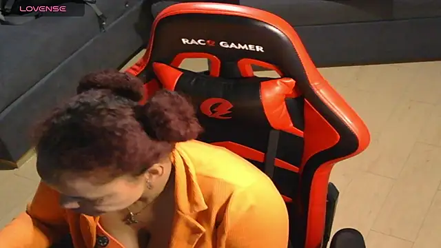 Snapshot of Helensex1 chatting on February 22, 2026, 2:45 am Helensex1 online show from February 22, 2026, 2:45 am