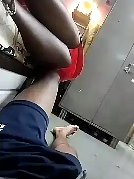 Your couple 01 online show from April 25, 2026, 4:48 pm