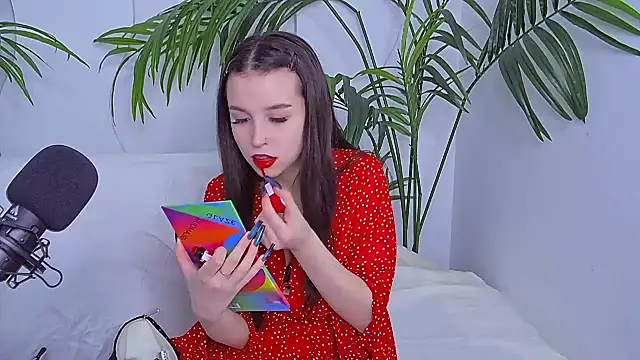 Snapshot of LanaLedger chatting on February 28, 2026, 10:49 am LanaLedger online show from February 28, 2026, 10:49 am