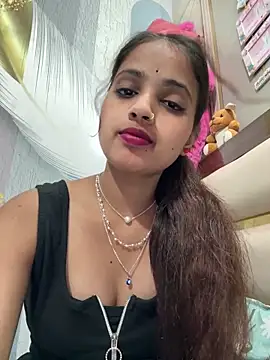 samayra1144 online show from April 3, 2026, 8:07 pm