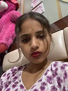 samayra1144 online show from June 17, 2026, 7:37 pm