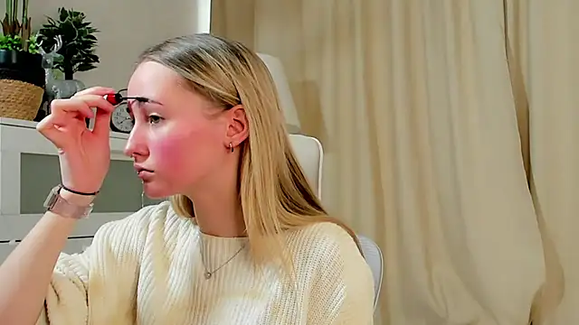 Snapshot of TraceeRebollar chatting on February 17, 2026, 11:18 am TraceeRebollar online show from February 17, 2026, 11:18 am