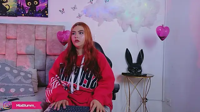 MiiaBlumm  online show from March 27, 2026, 5:23 pm