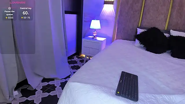 Snapshot of PerlaRogerss_ chatting on February 18, 2026, 10:22 am PerlaRogerss online show from February 18, 2026, 10:22 am