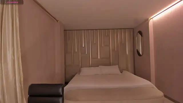 AmaraDivine online show from April 2, 2026, 12:14 pm