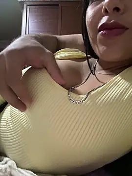 Valentinacouple online show from March 27, 2026, 11:15 pm