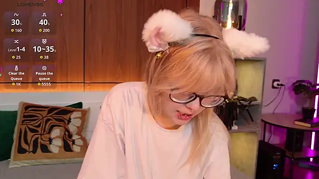 MoliQin online show from May 5, 2026, 7:38 am