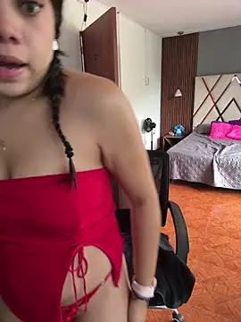 Luna rousse26 online show from April 10, 2026, 12:10 pm