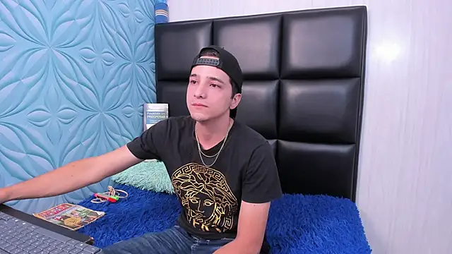 Snapshot of bad_boy_cum_ chatting on February 20, 2026, 3:25 am bad boy cum online show from February 20, 2026, 3:25 am