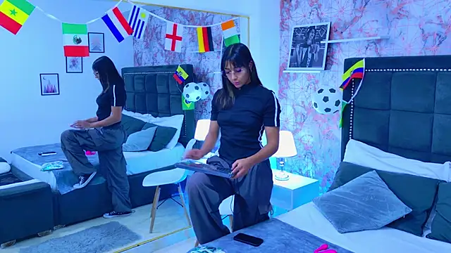 Snapshot of Raven_Gloomy chatting on July 15, 2026, 12:21 pm Raven Gloomy online show from July 15, 2026, 12:21 pm